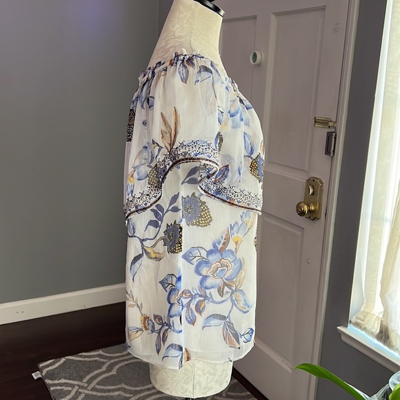 WHMB Off Shoulder Floral Print Top - Picture 4 of 10